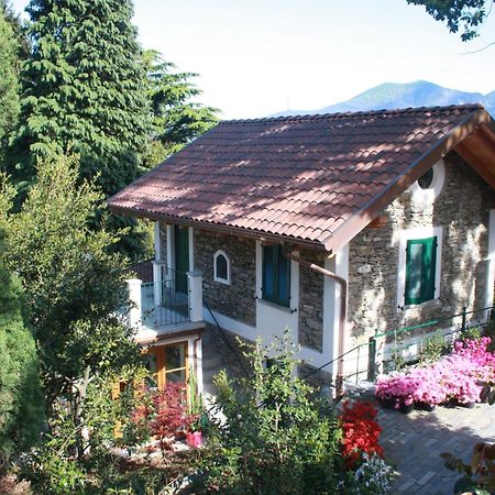 La Camelia D'Oro Oggebio Exterior foto