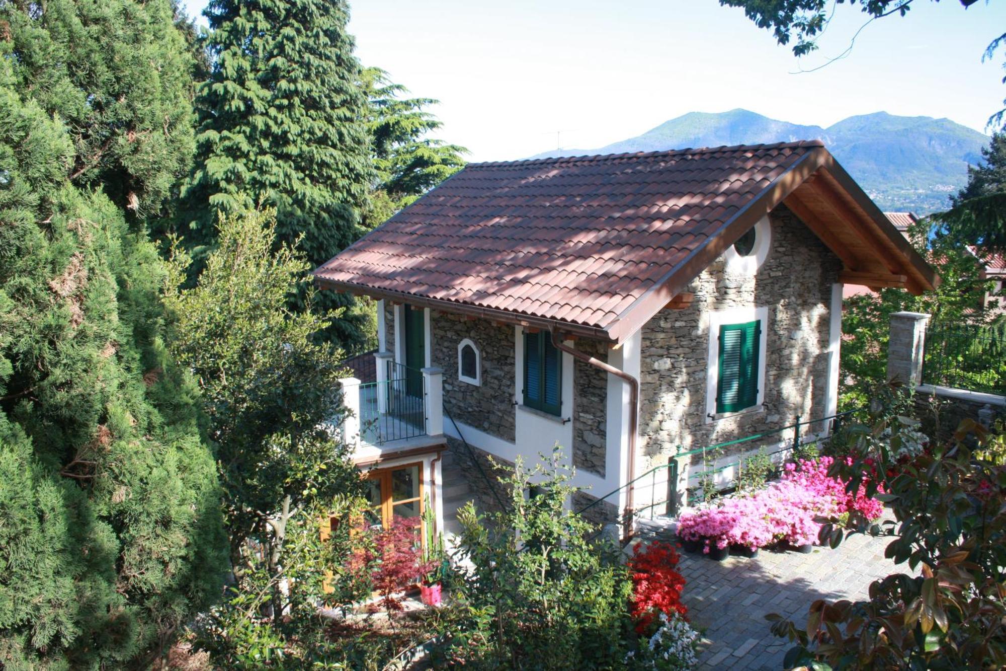 La Camelia D'Oro Oggebio Exterior foto